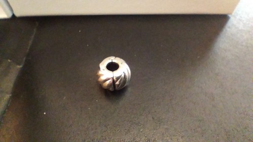 Charm pandora x - x, clip